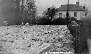 1 Ice floes in Bucknell in January 1940.

