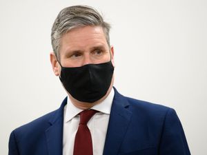 Supporting image for story: PM telling MPs to abstain from Universal Credit vote is ‘pathetic’, Starmer says