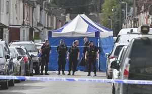 WOLVERHAMPTON COPYRIGHT NATIONAL WORLD STEVE LEATH 19/09/25Fatal shooting in Wolverhampton, Leicester Street, Police search.