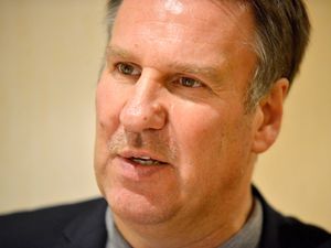 Supporting image for story: Paul Merson: Steven Gerrard or Frank Lampard suit Aston Villa job best