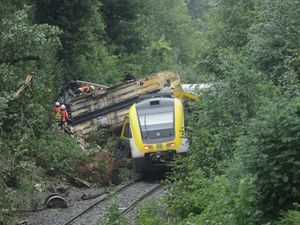 Supporting image for story: Several hurt after passenger trail derails in southern Germany