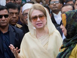 Supporting image for story: Former Bangladesh PM Khaleda Zia to undergo medical treatment in London