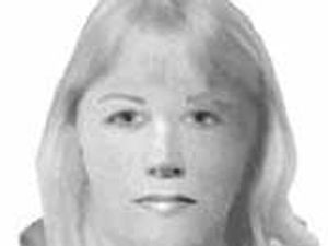 Supporting image for story: Police hunt 'honeytrap' carjackers