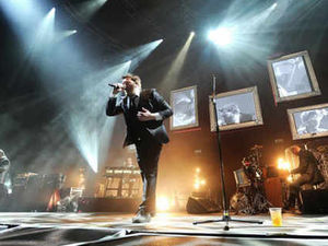 Supporting image for story: Elbow at Birmingham NIA - concert review
