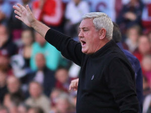 Supporting image for story: Analysis: Defensive fragility sees Aston Villa lose early ground to Championship pacesetters