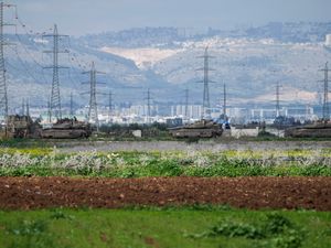 Supporting image for story: Israeli tanks seen moving into Jenin in occupied West Bank