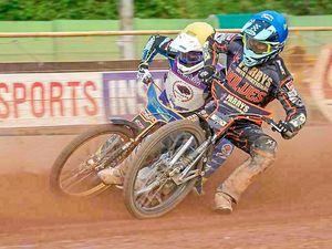 Supporting image for story: Wolves needed Super Heat to take the points