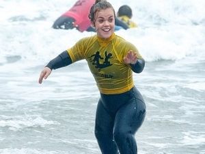 Supporting image for story: Ellie Simmonds takes to the waves for Children in Need surfing project 