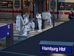 Supporting image for story: All injured in stable condition after stabbing at Hamburg train station