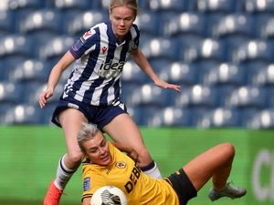 Phoebe Warner, Football Participation Officer for
Inclusion & Pathways, plays for West Bromwich Albion