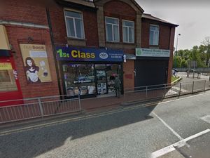 Supporting image for story: Rowley Regis barbers shop warned after Covid-19 failings