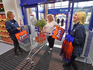 Supporting image for story: Take a look inside the new B&M store now open in former Homebase site on Telford retail park