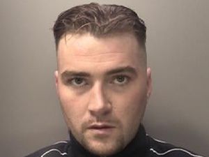 Supporting image for story: Warning not to approach man wanted on recall to prison