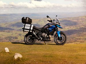 Supporting image for story: Triumph introduces new entry-level Tiger 850 Sport
