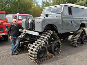Supporting image for story: Vintage Land Rovers go under the hammer