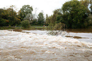 Rising Water Levels and Fast Flowing Water at Shrewsbury Weir.