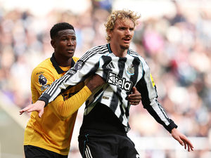 Supporting image for story: "He is a fighter" - Wolves boss backs defender for important role