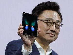 Supporting image for story: Experts react to Samsung Galaxy Fold launch
