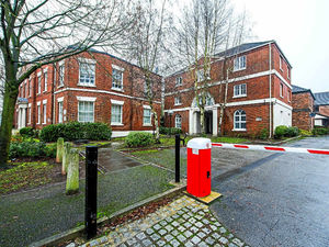 Supporting image for story: Royal Mail stops delivering post to flats after dog attacks postie in Shropshire