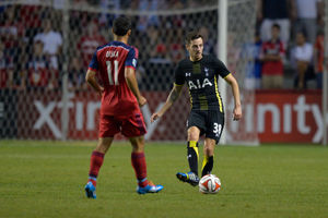 Ryan Mason playing for Tottenham Hotspur in 2014. (Photo by Brian Kersey/Getty Images)