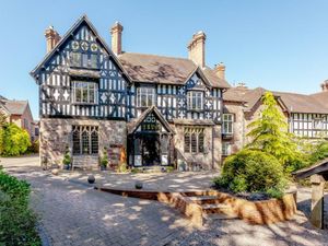 Supporting image for story: See inside this Grade II listed Shrewsbury house designed by famous architect and now up for sale