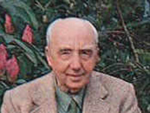 Supporting image for story: TV star leaves fortune to his PA