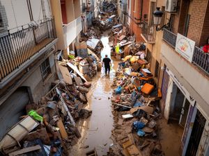 Supporting image for story: Spain approves 10.6 billion-euro relief package after devastating floods