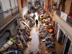 Supporting image for story: Spain approves 10.6 billion-euro relief package after devastating floods