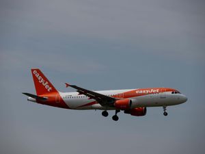 Supporting image for story: EasyJet records ‘slight improvement’ in half-year financial results