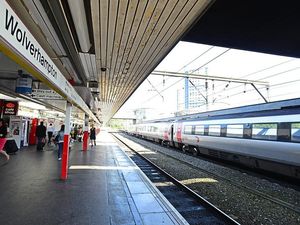 Supporting image for story: Passengers urged to check train times over Christmas