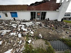 Supporting image for story: Francine weakens and moves inland after battering Louisiana