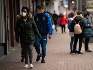 Supporting image for story: ‘No difference’ in infection rates among travellers and those who stay at home