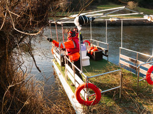 Supporting image for story: Workers take to the water to tidy up Shrewsbury Quarry