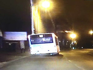 Supporting image for story: WATCH: New footage shows police chasing stolen bus as three appear in court