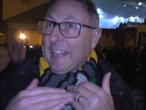 Supporting image for story: 'The best Christmas present of all!' Wolves fans jubilant as Nuno's men do double over Manchester City - WATCH 