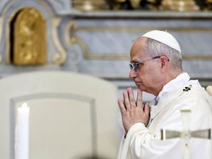 Supporting image for story: Pope Leo XIV prays for peace as US-Russia summit over Ukraine war gets under way