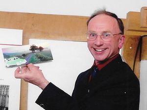 Supporting image for story: Cortege a fitting tribute to VW Beetle guru Howard