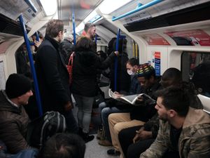 Supporting image for story: Scientists analyse chance of catching Covid-19 on train