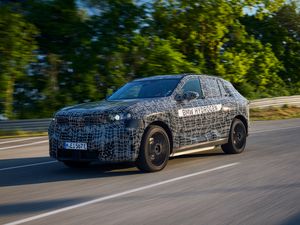 Supporting image for story: Next generation BMW X5 set to have range of powertrains including hydrogen