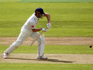 Supporting image for story: Warwickshire checked by late flurry