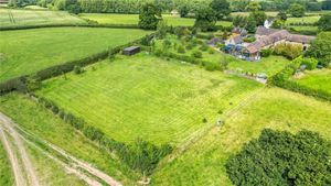 A paddock and stables part of 1.7 acres of land, picture: Rightmove and Nock Deighton