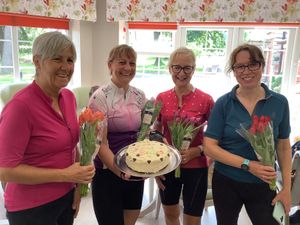 The ladies with their special cake