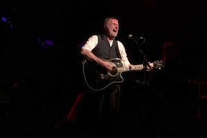 Supporting image for story: Steve Harley Acoustic Trio, Robin 2, Bilston - review and pictures