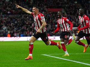 Supporting image for story: Granit Xhaka equaliser earns Sunderland point against Everton