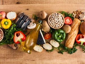 Supporting image for story: Mediterranean diet can help tackle IBS symptoms, trial finds