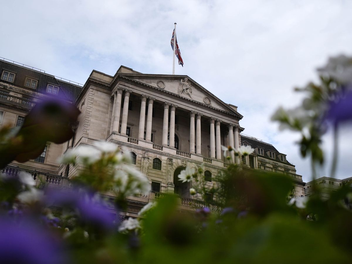 Cheap Chinese imports to help drive inflation to target, says Bank rate-setter