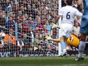 Supporting image for story: No regrets in Villa for Heskey