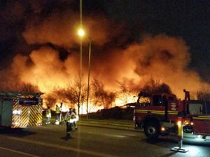 Supporting image for story: More than 70 firefighters tackle big blaze at Wednesfield industrial units - with VIDEO