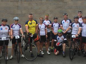 Supporting image for story: Officers on 200-mile ride in memory of colleagues 