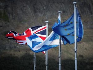 Supporting image for story: Many Labour MPs want to back plan on revoking Article 50 – SNP